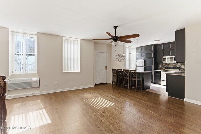 Building Photo - 39-45-45 Bruen St