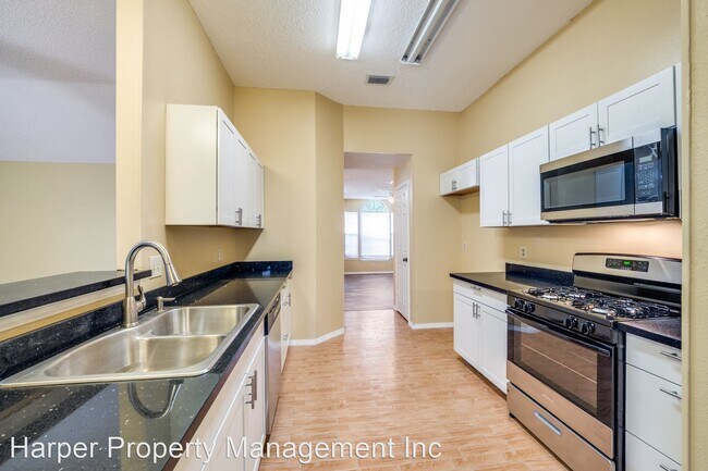 Building Photo - 3 br, 2 bath House - 11807 Adriana Maria
