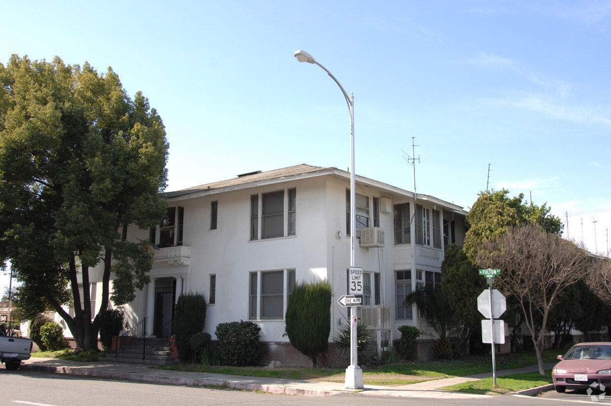 Building Photo - 1041 N Fulton St