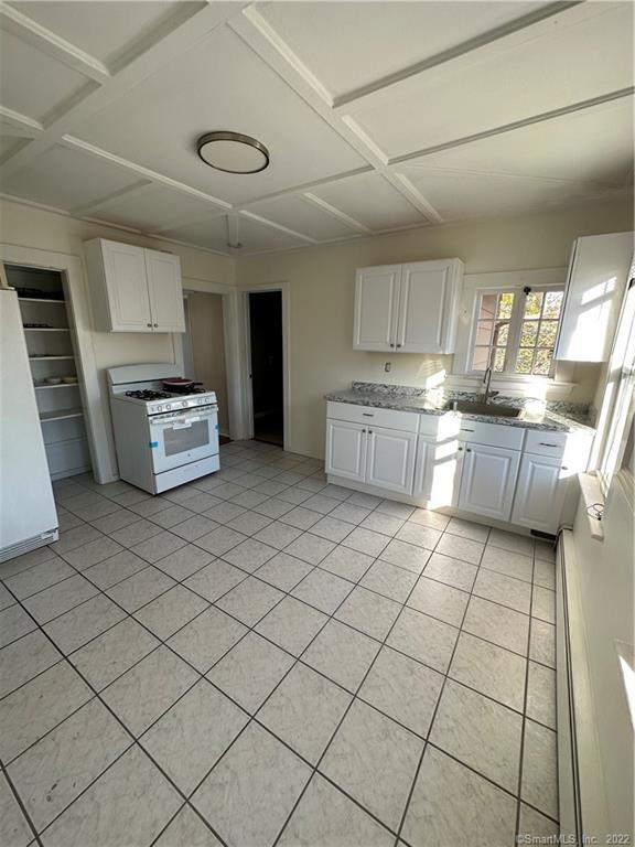 34 York St Unit 2nd, Ansonia, CT 06401 Room for Rent in Ansonia, CT