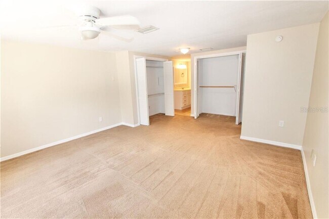 Building Photo - 510 E Oakwood Ave