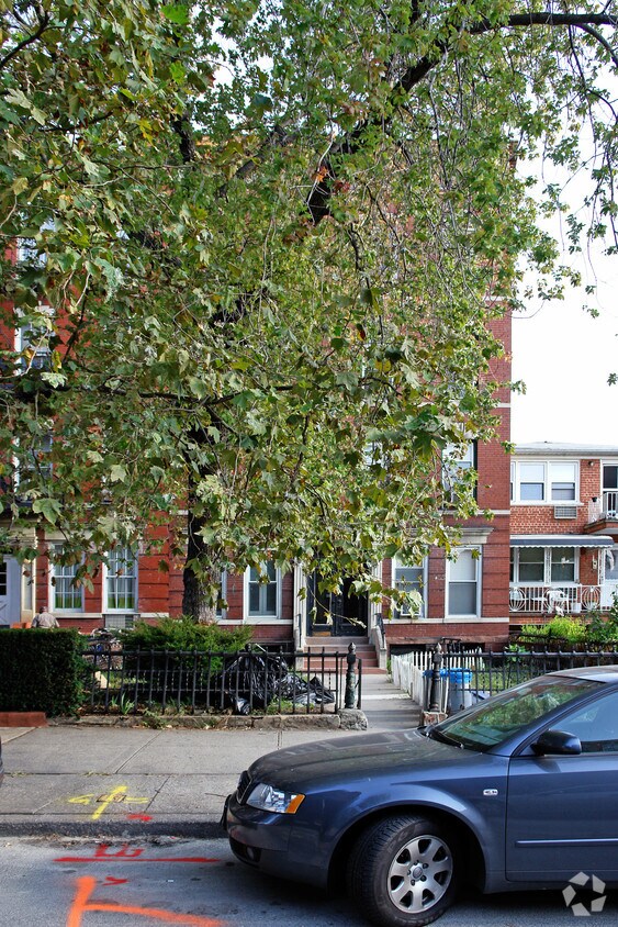 Building Photo - 117 4th Pl