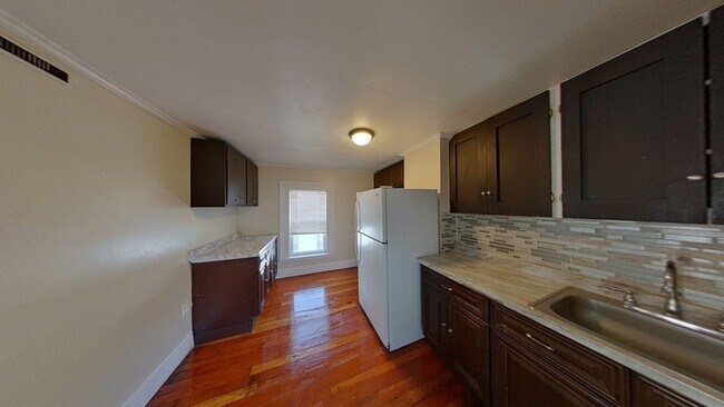 Building Photo - 17 Marcella St