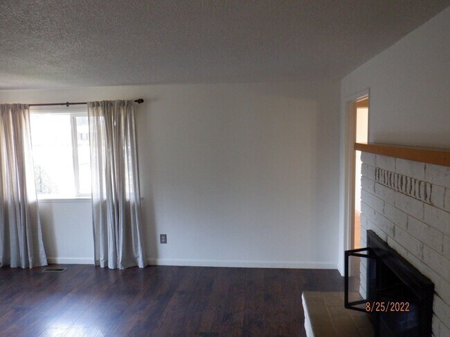 Building Photo - Spacious Cozy Home for Rent