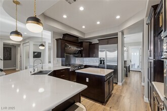 Building Photo - 1426 Foothills Village Dr
