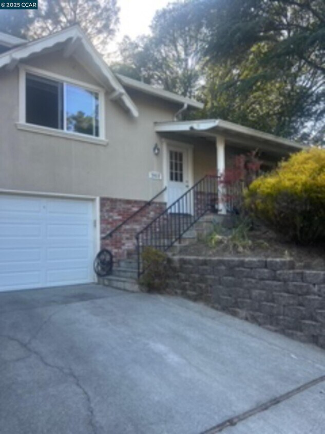 Foto principal - 2032 Donald Dr