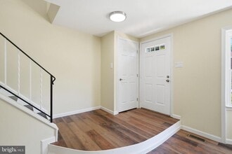 Building Photo - 417 Sternwheeler Ct