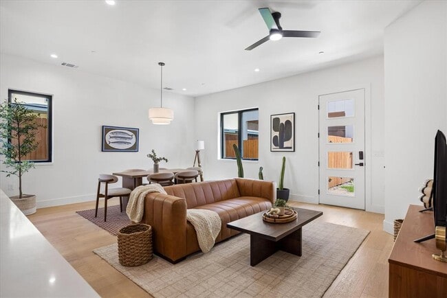 Foto del edificio - 4416 S 1st St