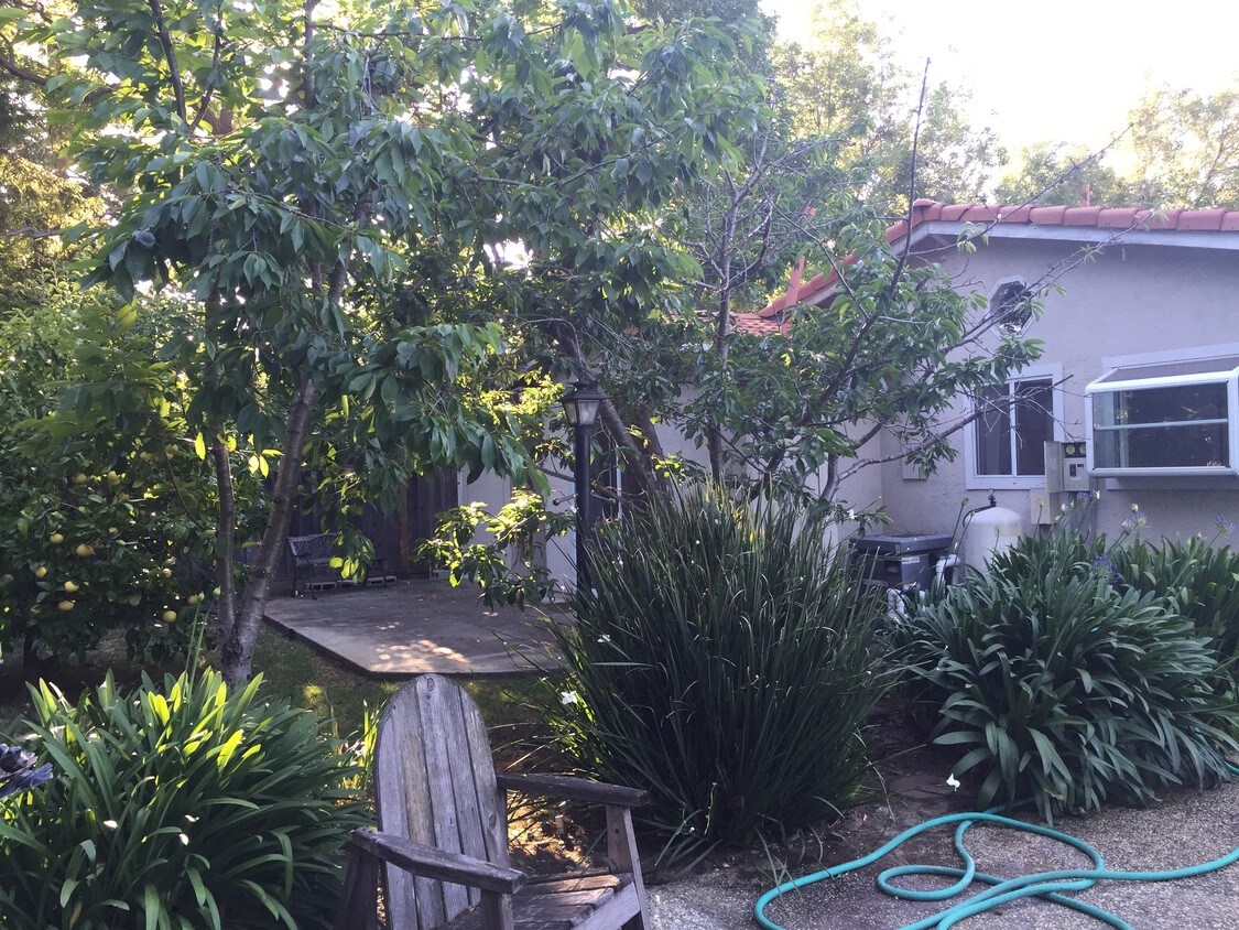 Primary Photo - 1400 Miravalle Ave