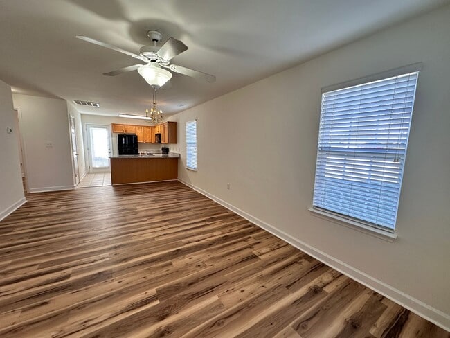 Building Photo - Exclusively Offered by Muse Realty Rentals...