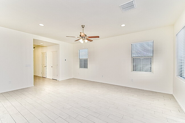 Foto del edificio - 7751 S Candlepine Dr