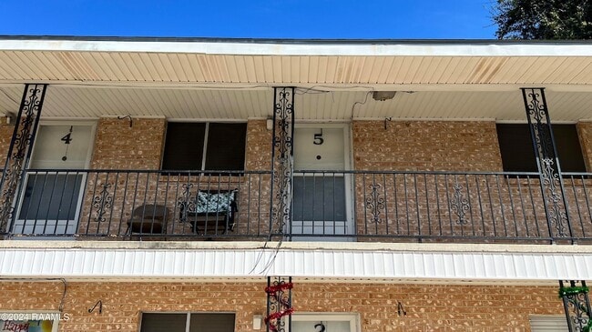 Building Photo - 715 Harding St