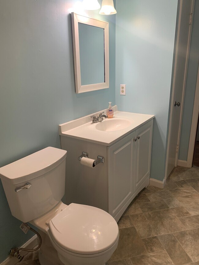 Foto del edificio - 5693 Roseworth Ct SE