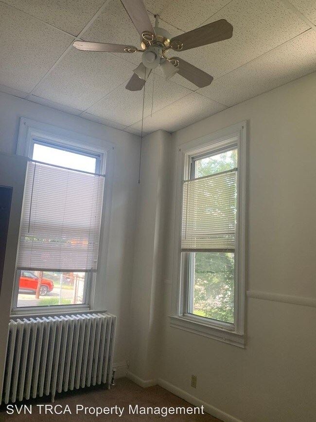 Foto del edificio - 796 Hazelwood Ave