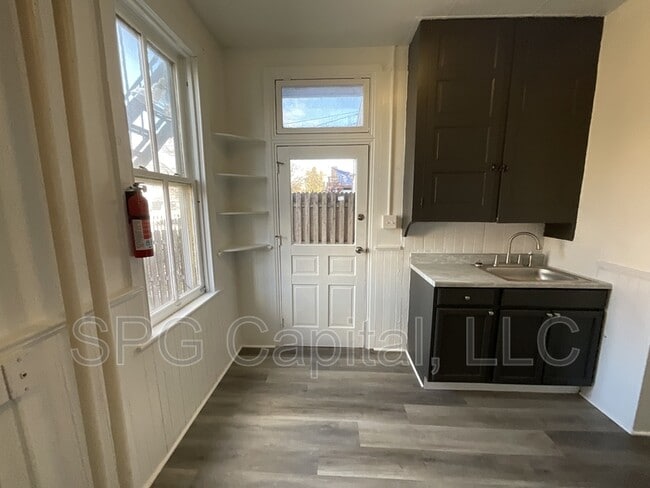 Foto del edificio - 659 W Philadelphia St