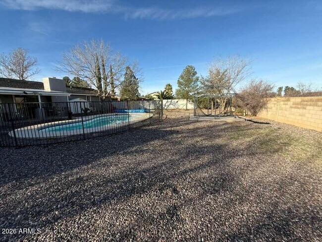 Building Photo - 3110 E 13th St