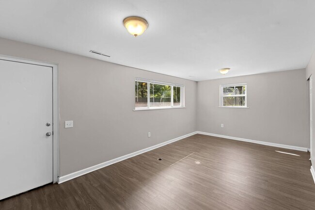 Foto del edificio - 6406 Dalewood Rd