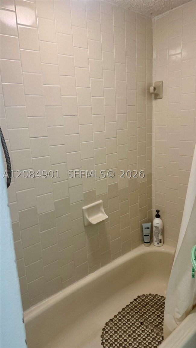 Building Photo - 2710 W 76th St