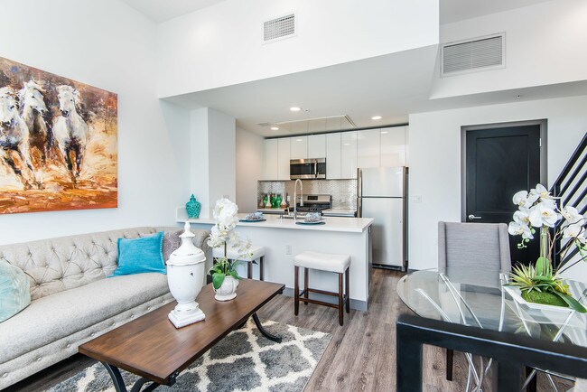 Building Photo - ST Townhomes at Slauson