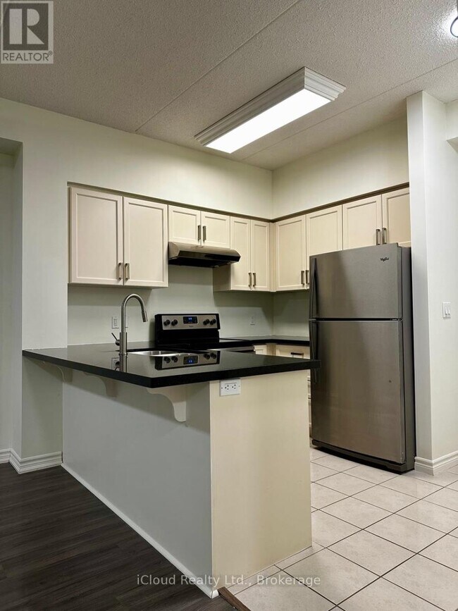 Photo du bâtiment - 1077 Gordon St