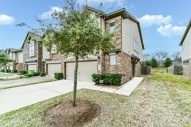 Foto del edificio - 3315 Harvest Meadow Ln