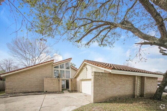 Building Photo - 7659 Athlone Dr