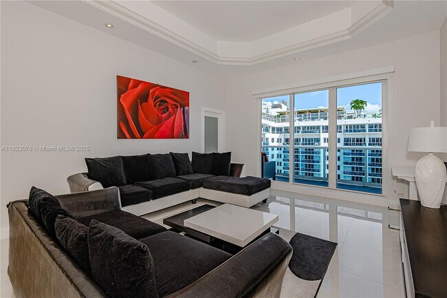 Building Photo - 2301 Collins Ave