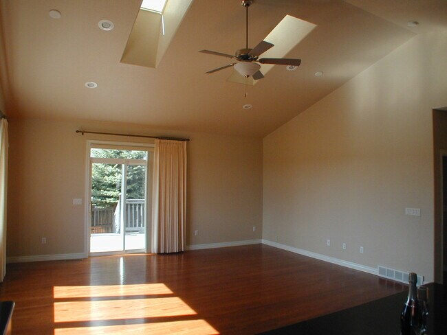 Foto del edificio - House For Lease