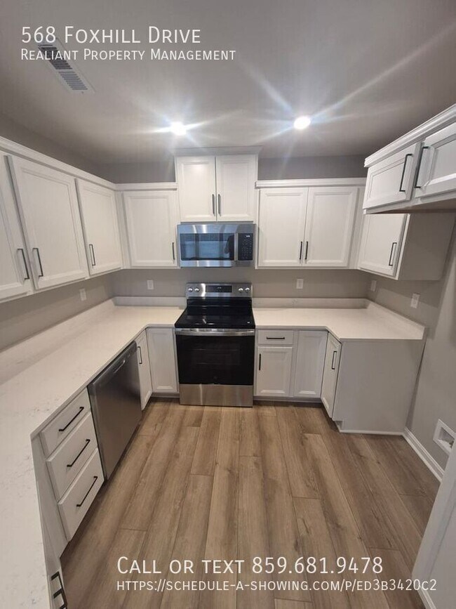 Foto del edificio - 568 Foxhill Dr