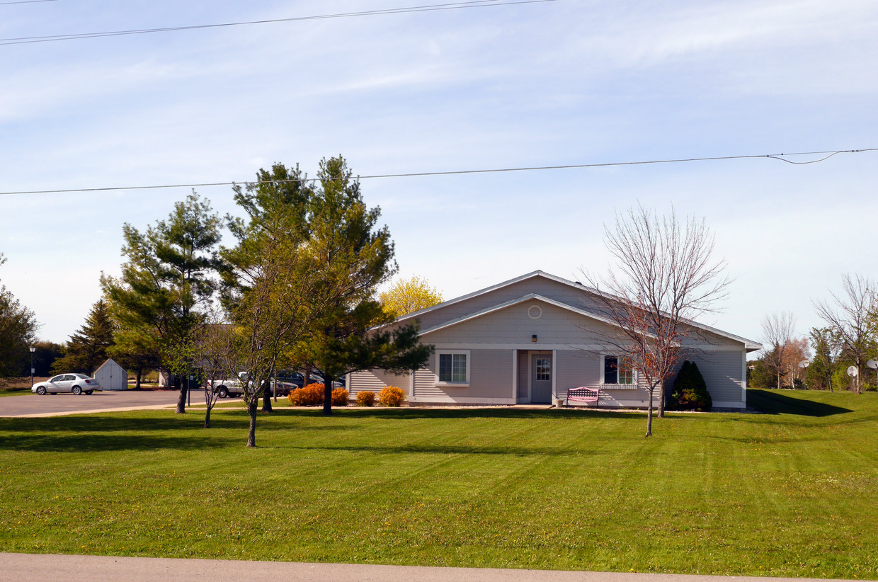 Front of building - 6776 State St