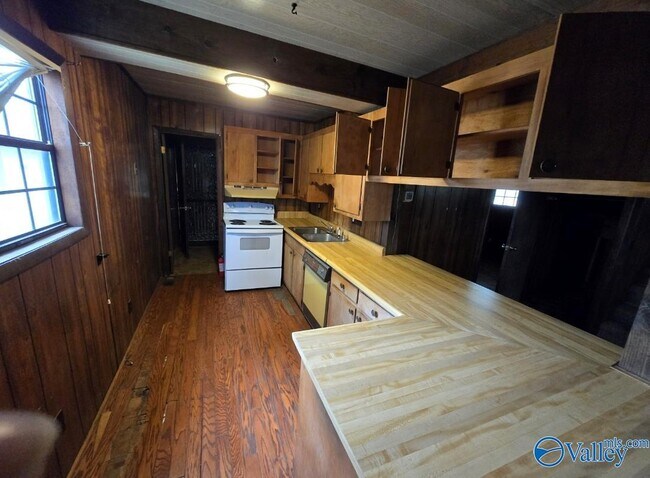 Foto del edificio - 124 Kirby Ln