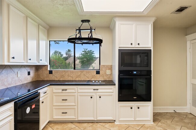 Foto del edificio - 101 Fairway View Ln