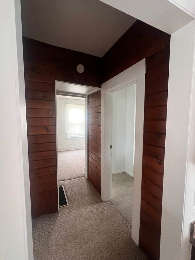 HALLWAY - 285 Washington Ave.