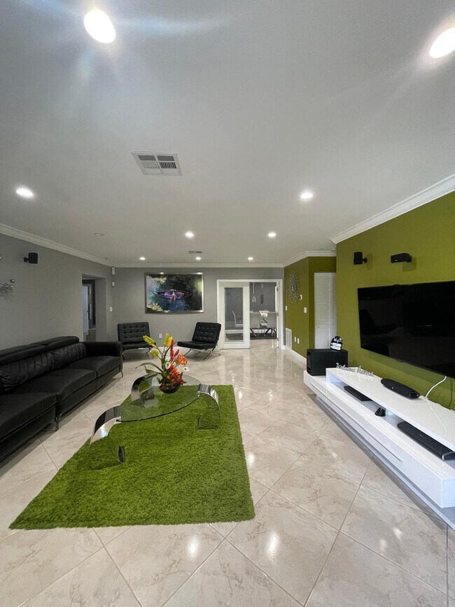 Foto del edificio - 584 Vossler Ave