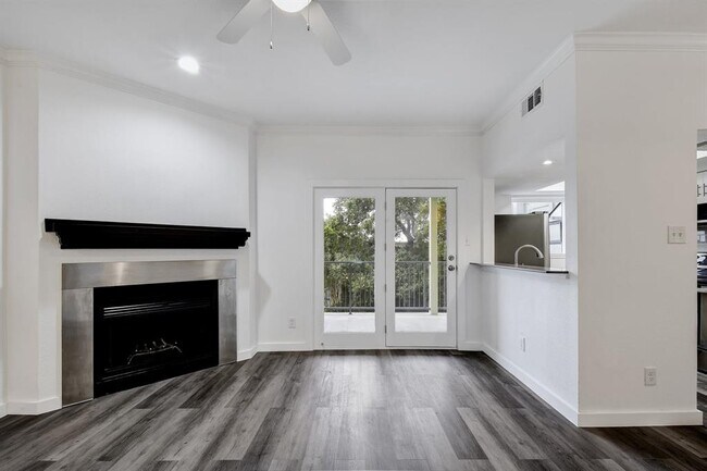 Foto del edificio - 3840 Far W Blvd
