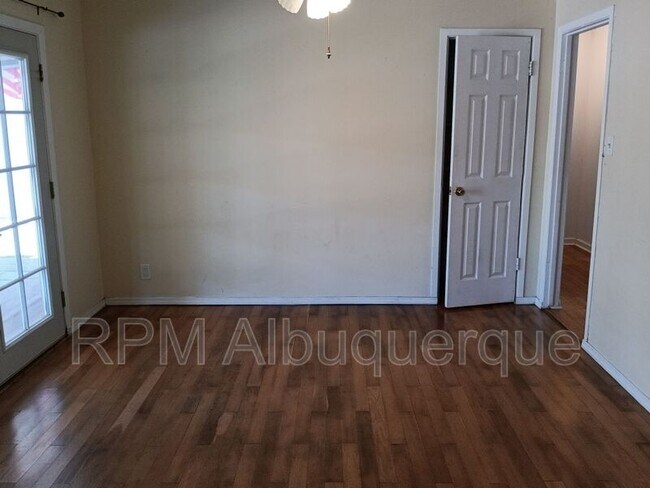 Foto del edificio - 7901 Hannett Ave NE