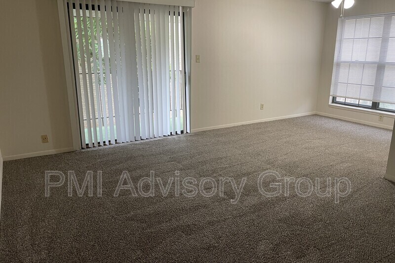 2928 SW Lydia Ave Unit 212, Topeka, KS 66614 Condo for Rent in Topeka