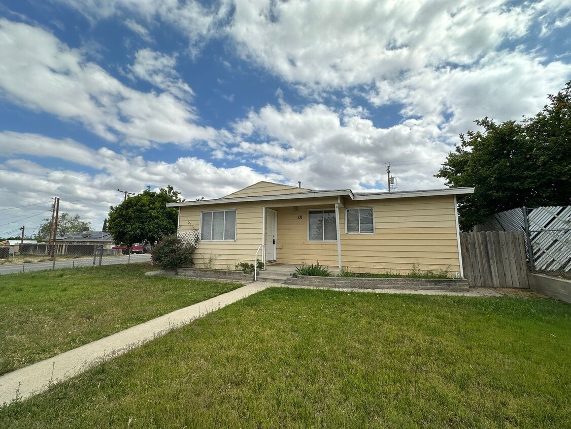 101 D St, Taft, CA 93268 House Rental in Taft, CA