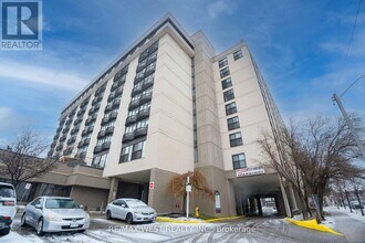 Building Photo - 2737 Keele St
