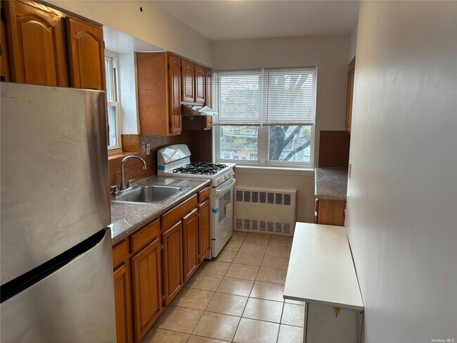 Foto del edificio - 200-23 45th Ave