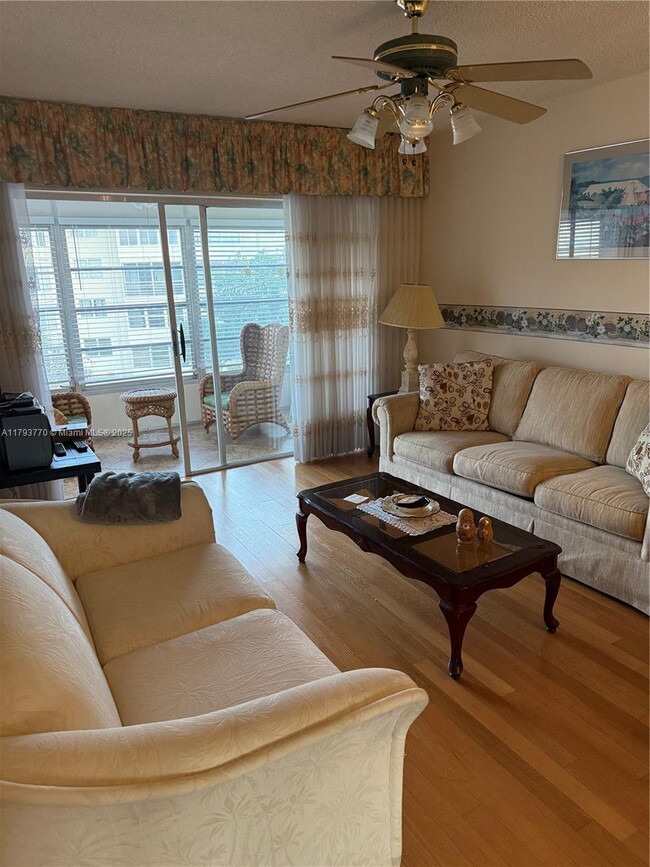 Foto del edificio - 3051 NW 46th Ave