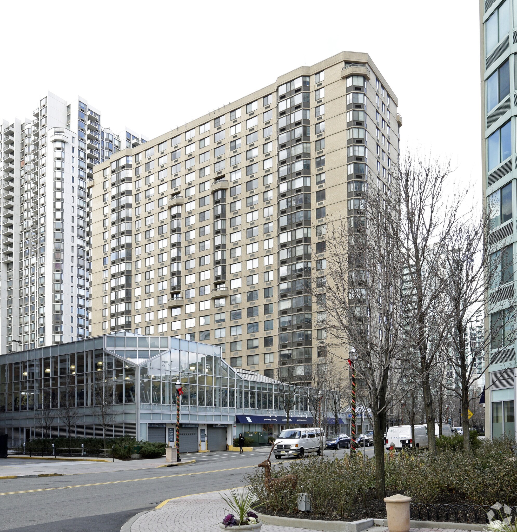 Waterside Square South 35 River Dr S Jersey City, NJ 07310