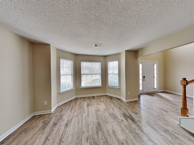 Building Photo - 3757 Rosebud Park Dr