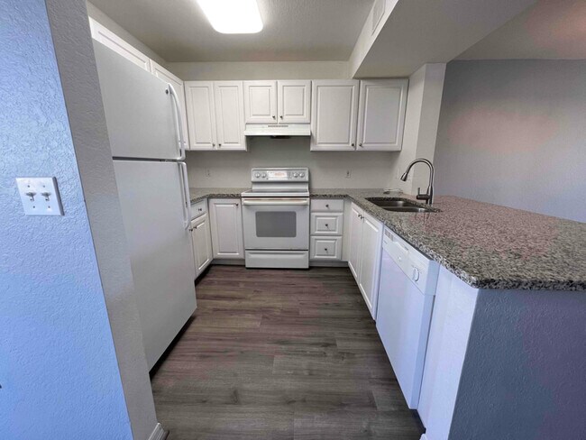 Foto del edificio - 8298 Key Royal Ln