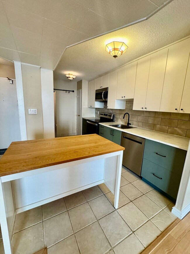 Photo du bâtiment - 1785 Frobisher Ln