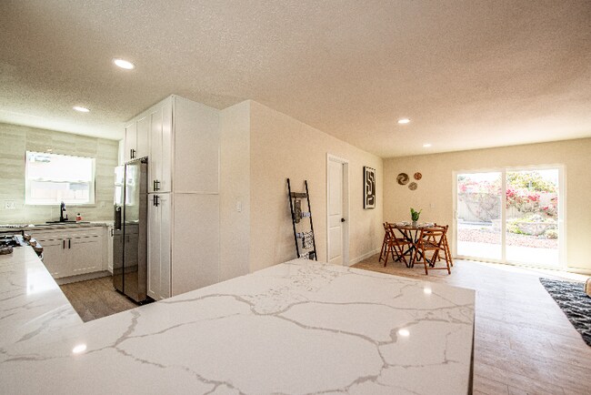 Building Photo - 224 Cedaridge Dr