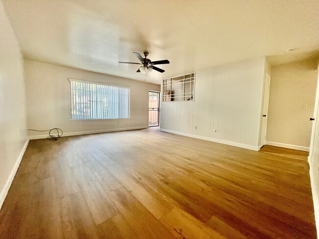 Building Photo - 3840-3842 Dove