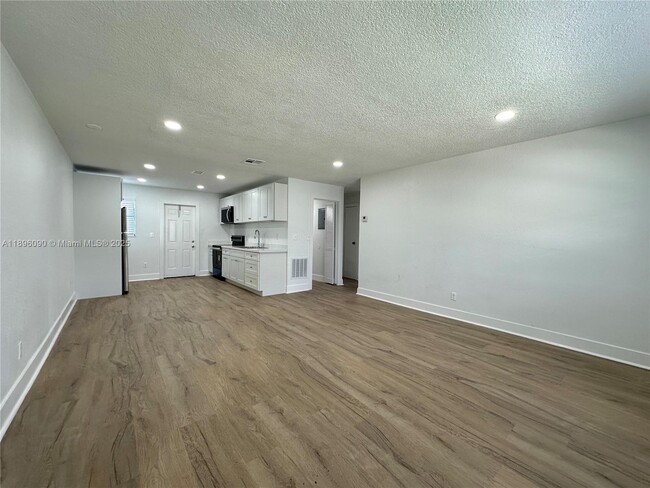 Foto del edificio - 116 NW 2nd Ave