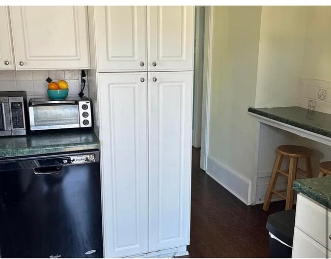 Building Photo - 2206 Sunset Ave