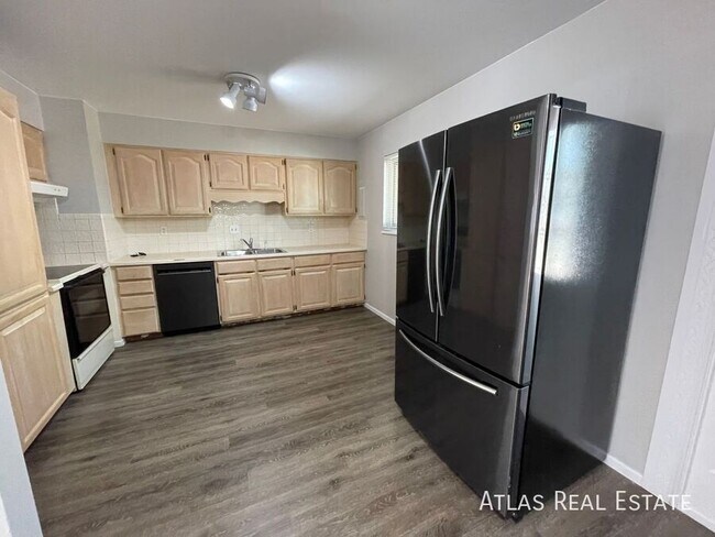 Foto del edificio - 4502 Moffat Ln